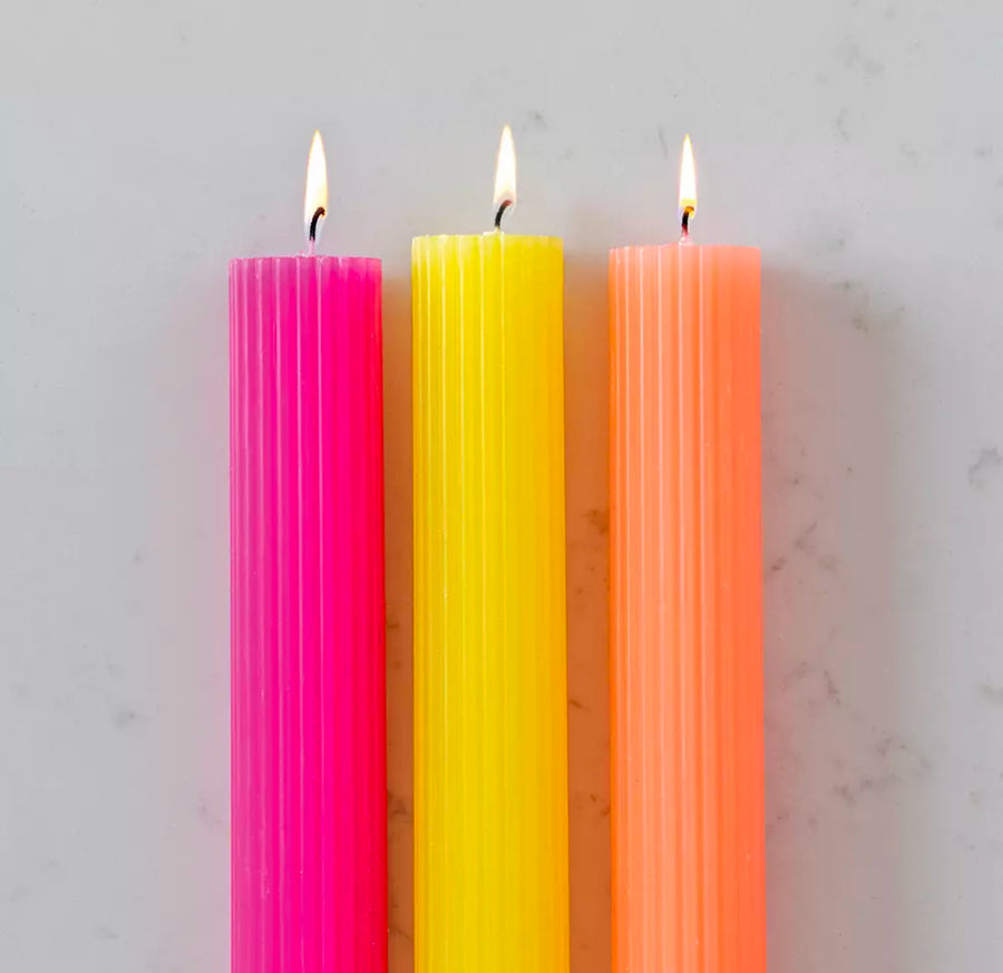 Fluro Scalloped Dinner Candle